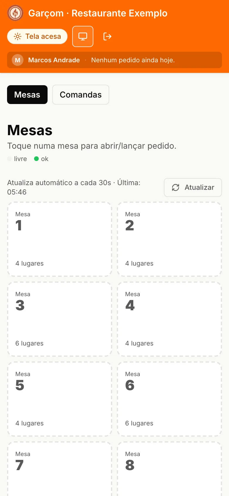 App do garçom do udiFoods no celular com a grade de mesas para tocar e lançar pedido, atualizada a cada 30 segundos